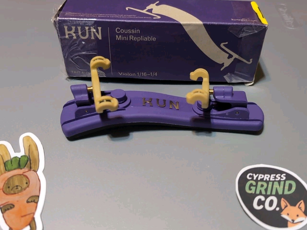Kun Collapsible Mini Violin Shoulder Rest 1/16–1/4 Size – Purple – Open Box