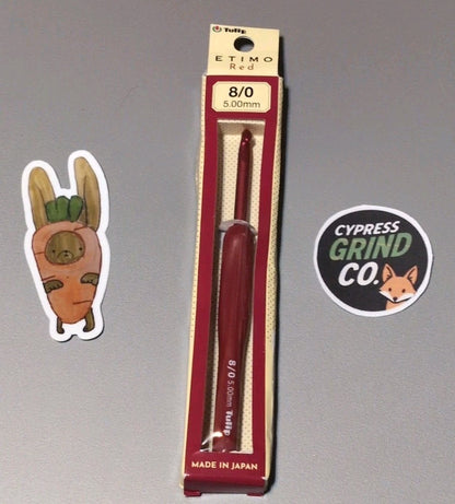 Tulip Etimo Red Crochet Hook 8/0 (5.00mm) – Cushion Grip Handle, Made in Japan