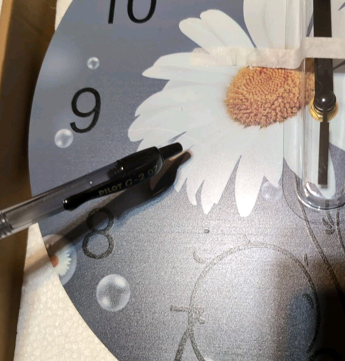 12 Inch Silent Round Wooden Wall Clock Yellow Daisy Butterfly Bubble Gray Backgr