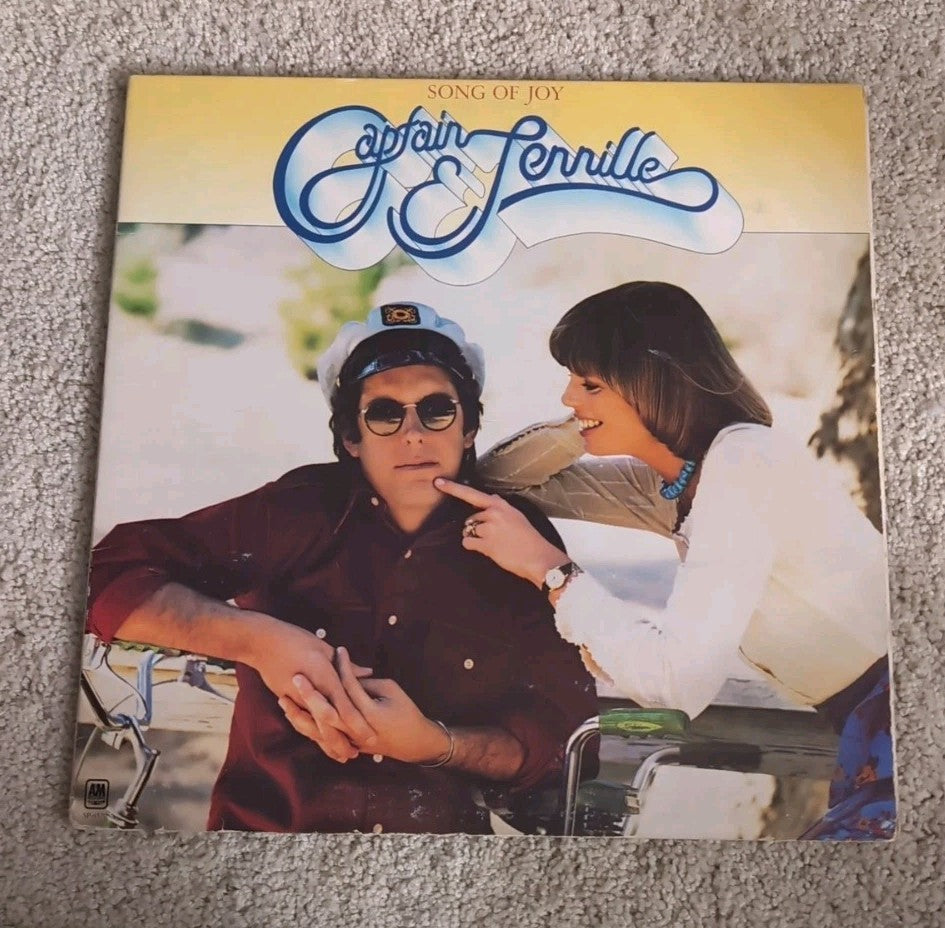 THE CAPTAIN AND TENNILLE - SONG OF JOY - GATEFOLD COVER - VINYL ALBUM - SP-4570